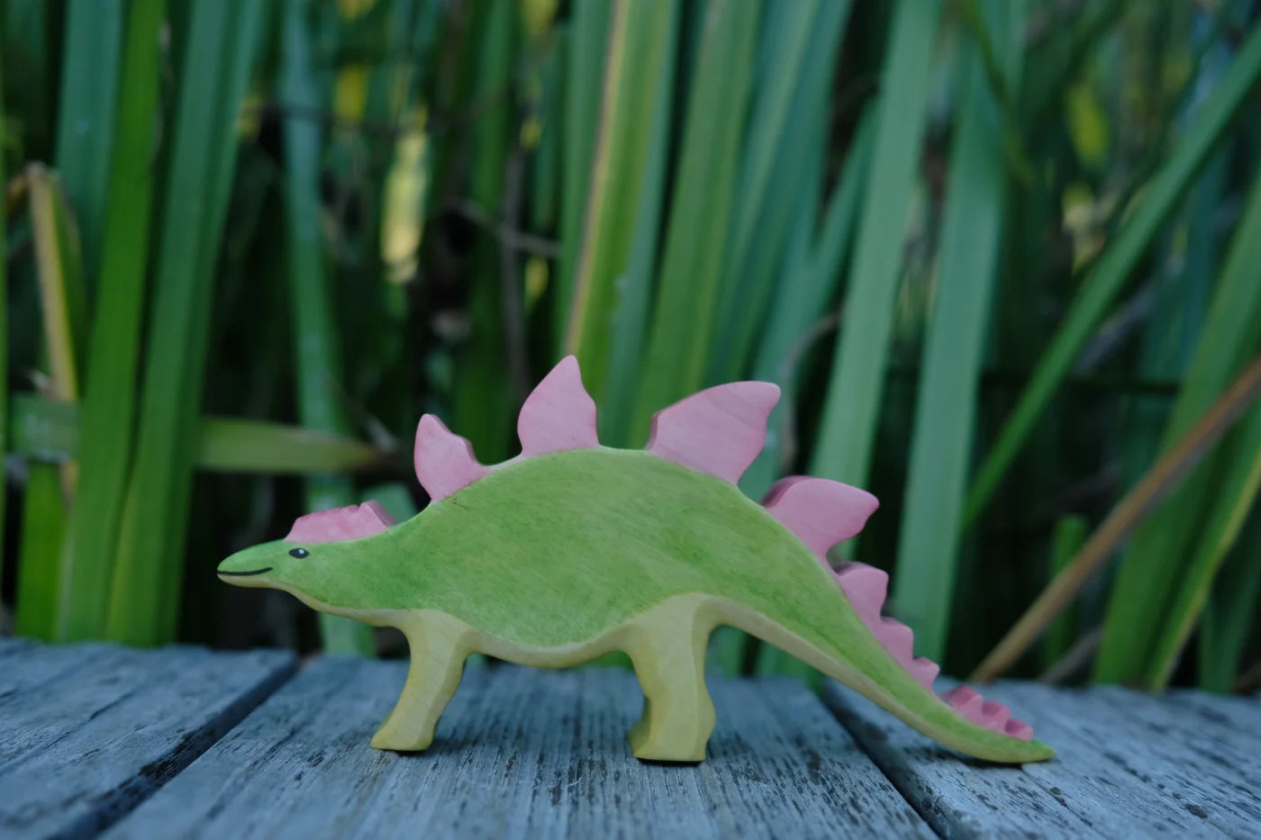 Holzwald Holzfigur Stegosaurus